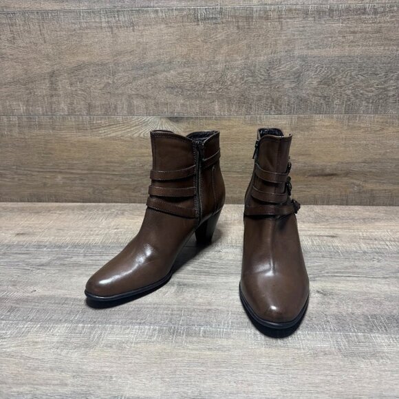 Clarks Brown Leather Ankle Strap Accent Boots Women's Size 10 - Picture 1 of 7